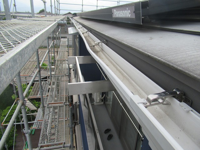 甲府市　雨漏り　屋根カバー工法　GMルーフ